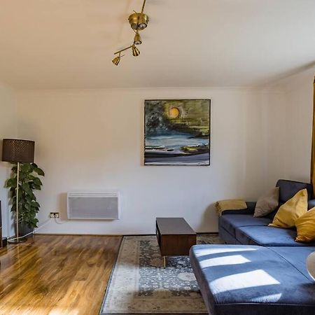Bright &Spacious One Bedroom Flat Off Canary Wharf London Exterior foto