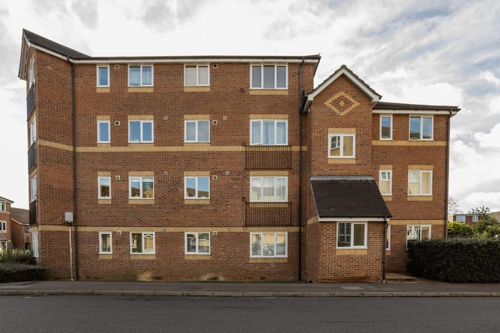 Bright &Spacious One Bedroom Flat Off Canary Wharf London Exterior foto