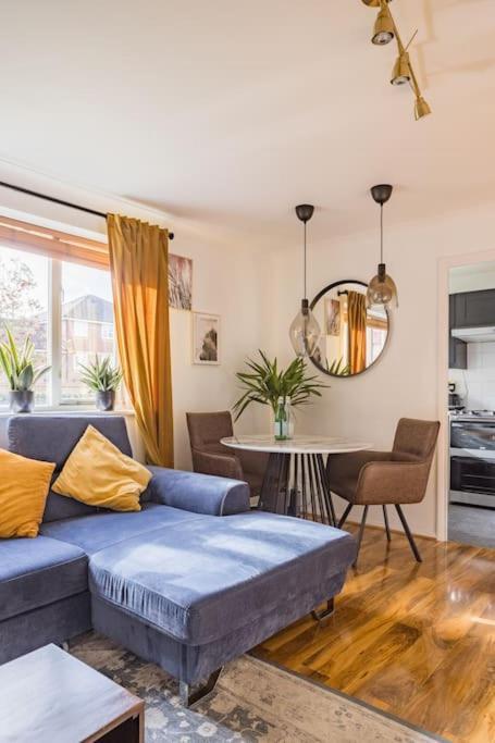 Bright &Spacious One Bedroom Flat Off Canary Wharf London Exterior foto