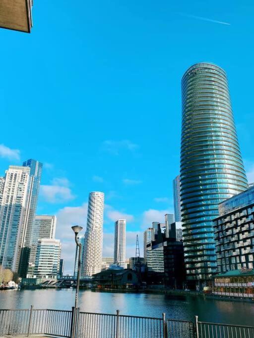 Bright &Spacious One Bedroom Flat Off Canary Wharf London Exterior foto